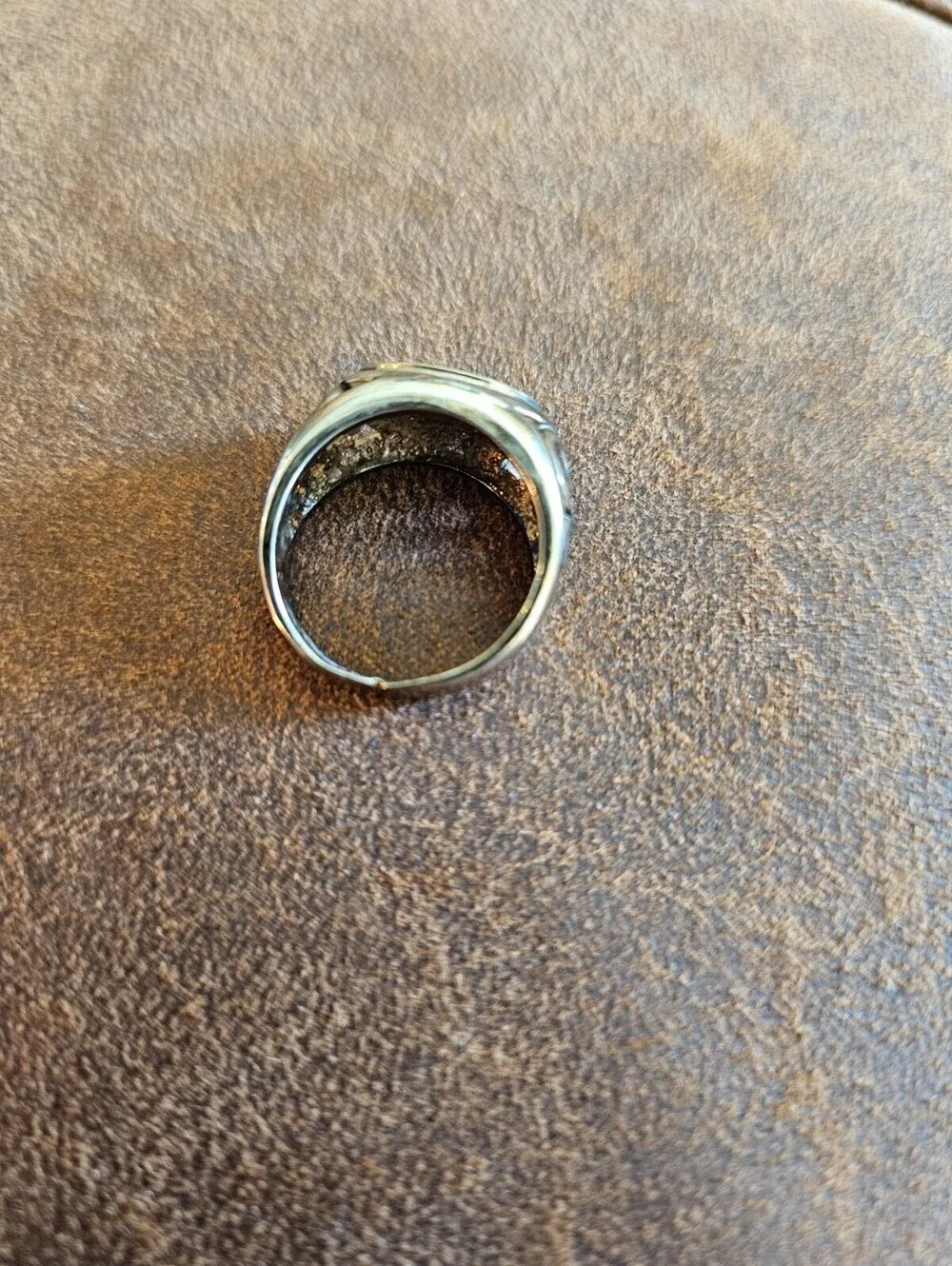 Vintage Mens Sz 9 Aztec Style simulated diamonds set in an oval accent Ring
